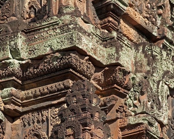 sm_banteisreigN1413 Façade of one of the towers of the inner sanctuary, with decorative sculpteral elements, Banteay Srei temple, Citadel of the Women, Angkor, Cambodia