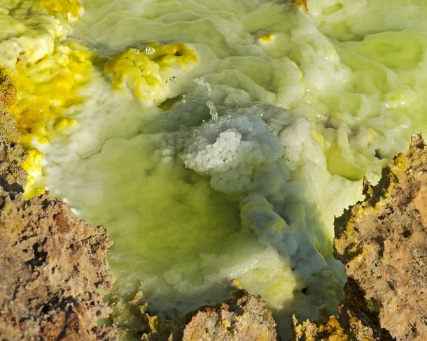 sm1gva_ET_cx3801_g Water jetting out of small hot spring , geothermal field of Dallol, Danakil depression, Afar Triangle, Ethiopia