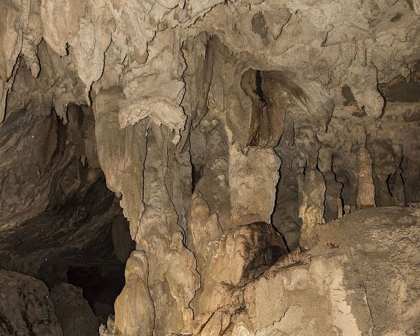 sm_deercave_0046 Calcite deposits and drip stone formations inside Wind Cave, Gunung Mulu National Park, Sarawak, Borneo, Malaysia