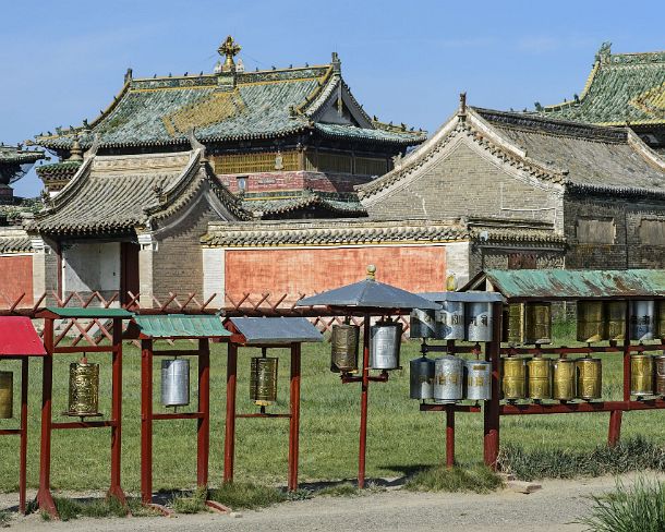 smMongolN1661 Prayer mills in front of the three main temples (Central Zuu, Western Zuu and Eastern Zuu temples) ofErdene Zuu monastery, the earliest surviving Buddhist...