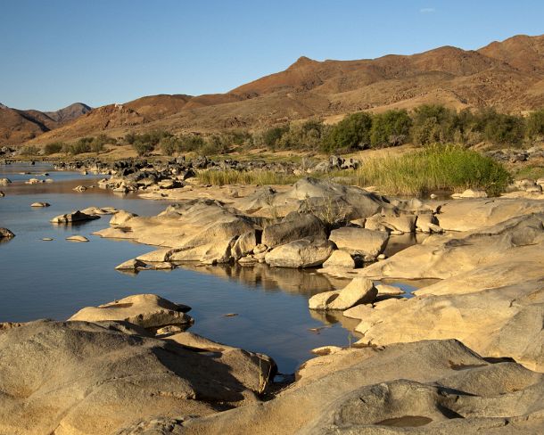 smRF_ZA_94639_u At the Orange River in the Richtersveld Transfrontier National Park at the border to Namibia, South Africa