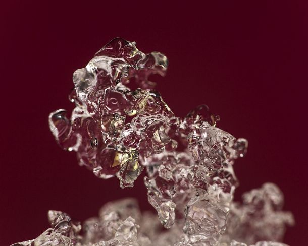 smGVA_MSC_4s6232_g Macro of icy snow in front of colored background, Valais, Switzerland