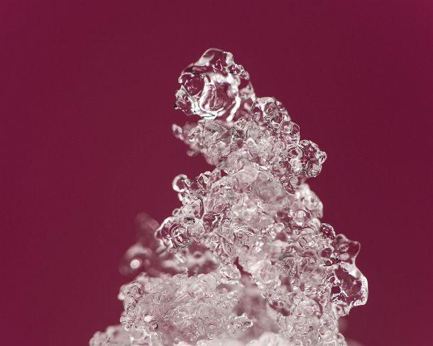 smGVA_MSC_4s6524_g Macro of icy snow in front of colored background, Valais, Switzerland