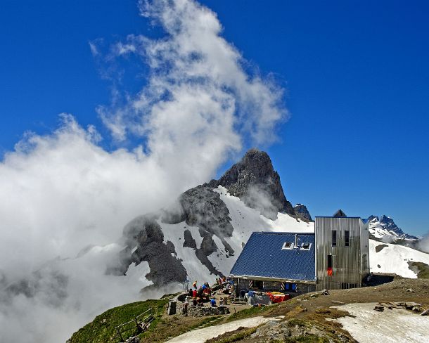 smRM_CH_y1598_g1 Rambert hut, Cabane Rambert, of the Swiss Alpine Club, peak Petit Muveran behind, Ovronnaz, Valais, Switzerland